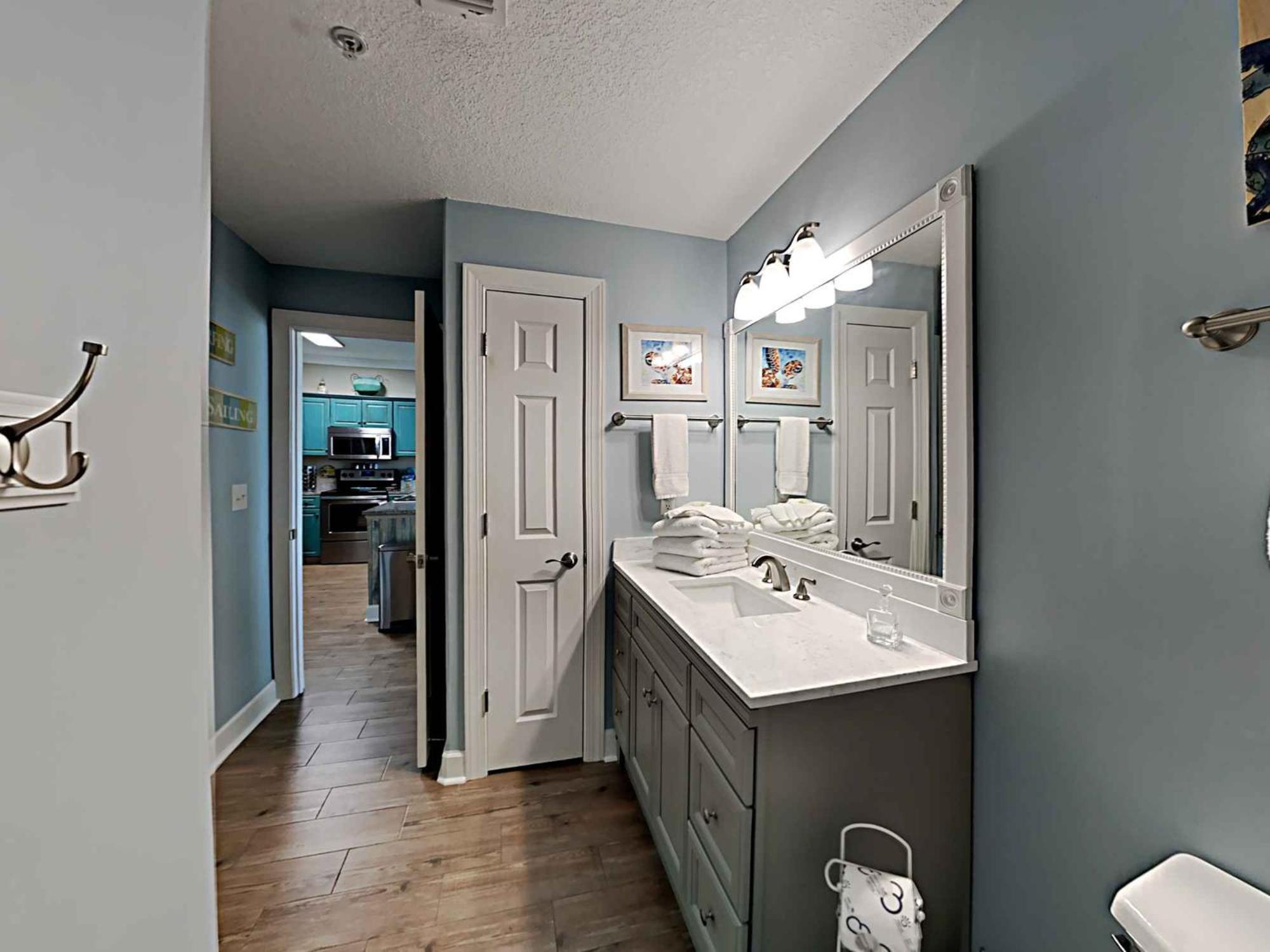 Apartment Emerald Isle #1105 *